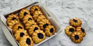 Μπισκότα με βούτυρο και μαρμελάδα