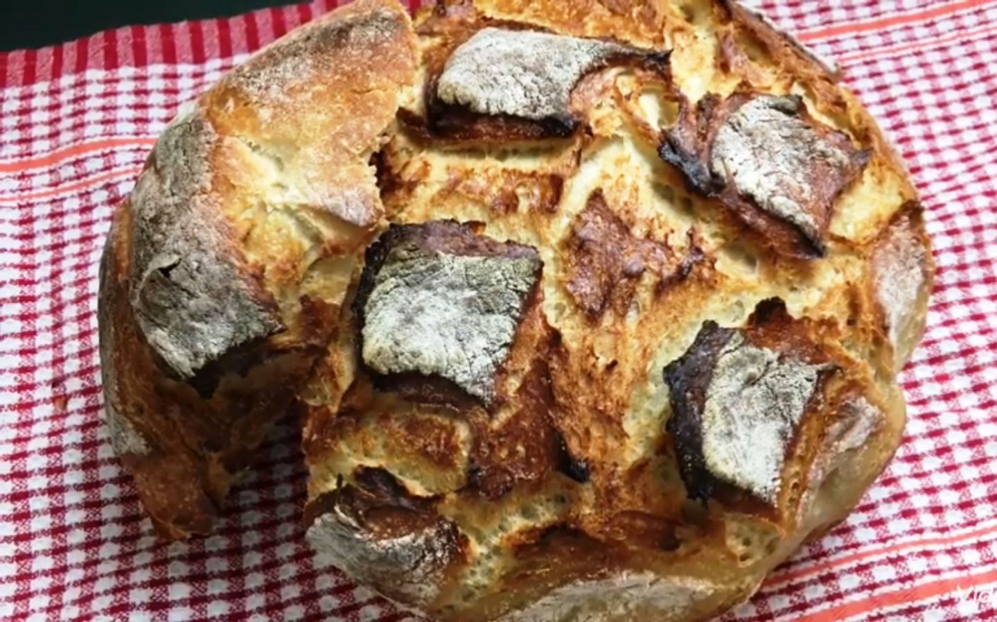 traganoPsomi Σπιτικό τραγανό ψωμί