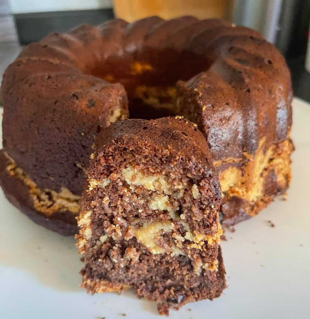 ΣοκολατενιοΚεικΦιστικοβουτυρο σοκολατένιο κέικ μπανάνας με φιστικοβούτυρο