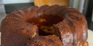 Σοκολατένιο κέικ μπανάνας με φιστικοβούτυρο σοκολατένιο κέικ μπανάνας με φιστικοβούτυρο