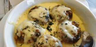 Μανιτάρια Γεμιστά με κρέμα γάλακτος και τυρί Μανιτάρια Γεμιστά με κρέμα γάλακτος και τυρί