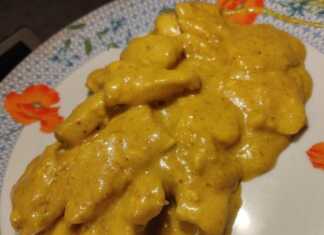 Κοτόπουλο με κρεμώδη σάλτσα κάρυ