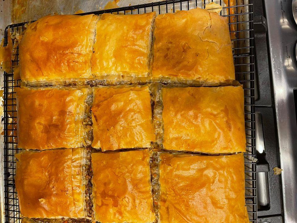 kreatopita Κρεατόπιτα