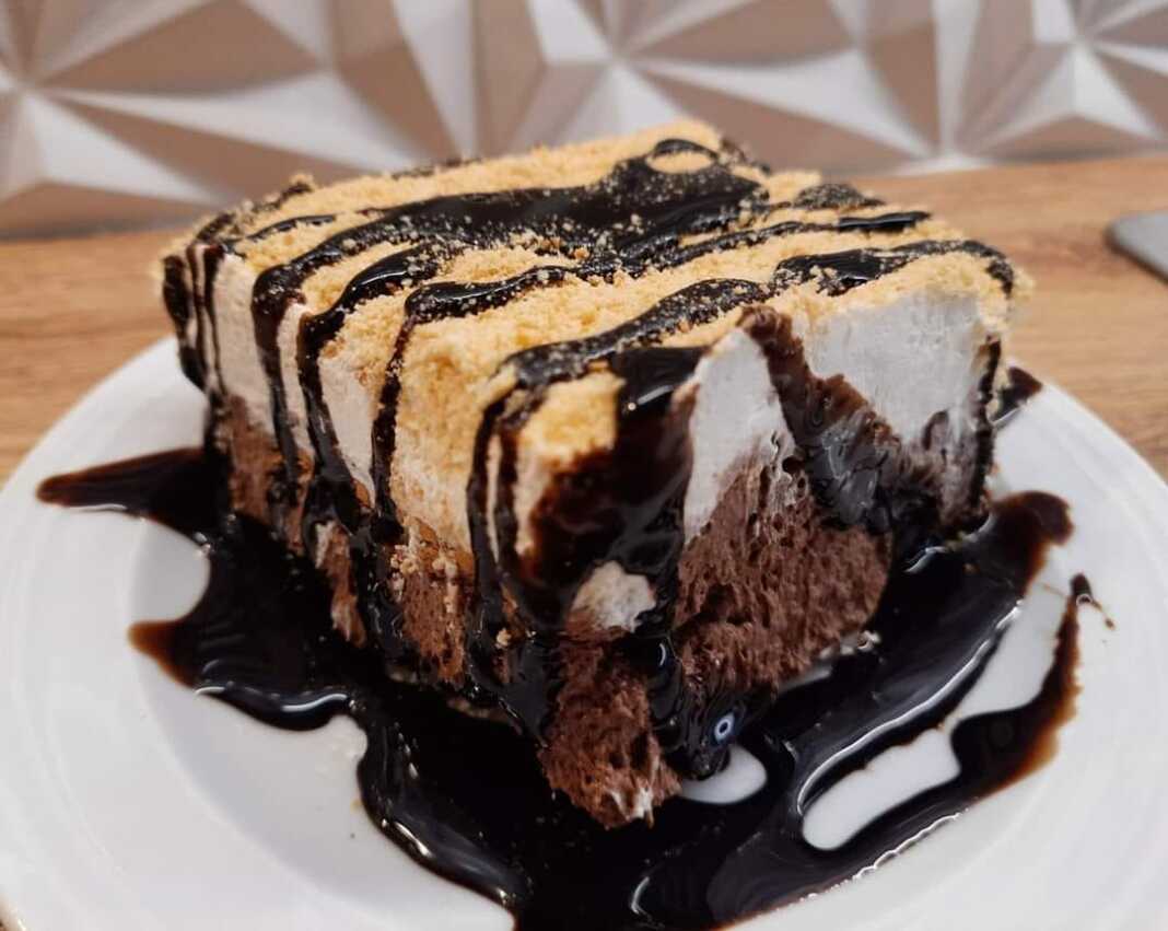 mpiskotoglikoSokola Μπισκοτογλυκο με σιρόπι Σοκολάτας