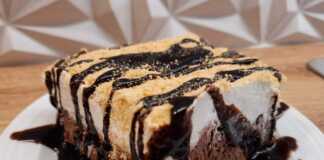 Μπισκοτογλυκο με σιρόπι Σοκολάτας