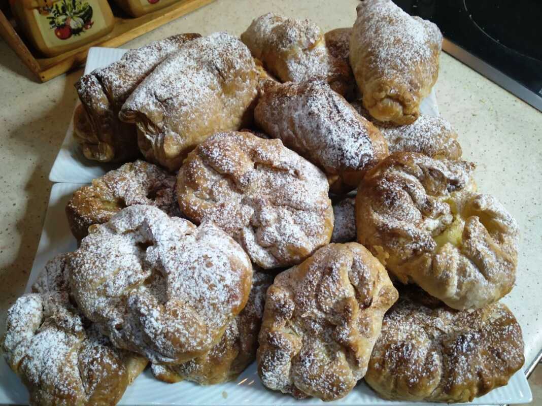 mpogatsakia1 Μπουγατσάκια με σφολιάτα!!!