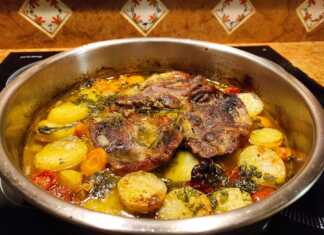 Μπριζόλες λαιμού με πάτατες στο φούρνο