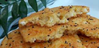 Τυρόψωμα καλαμποκιού χωρίς ζύμωμα