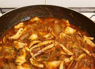 Κοκινιστό Καλαμάρι στο Τηγάνι