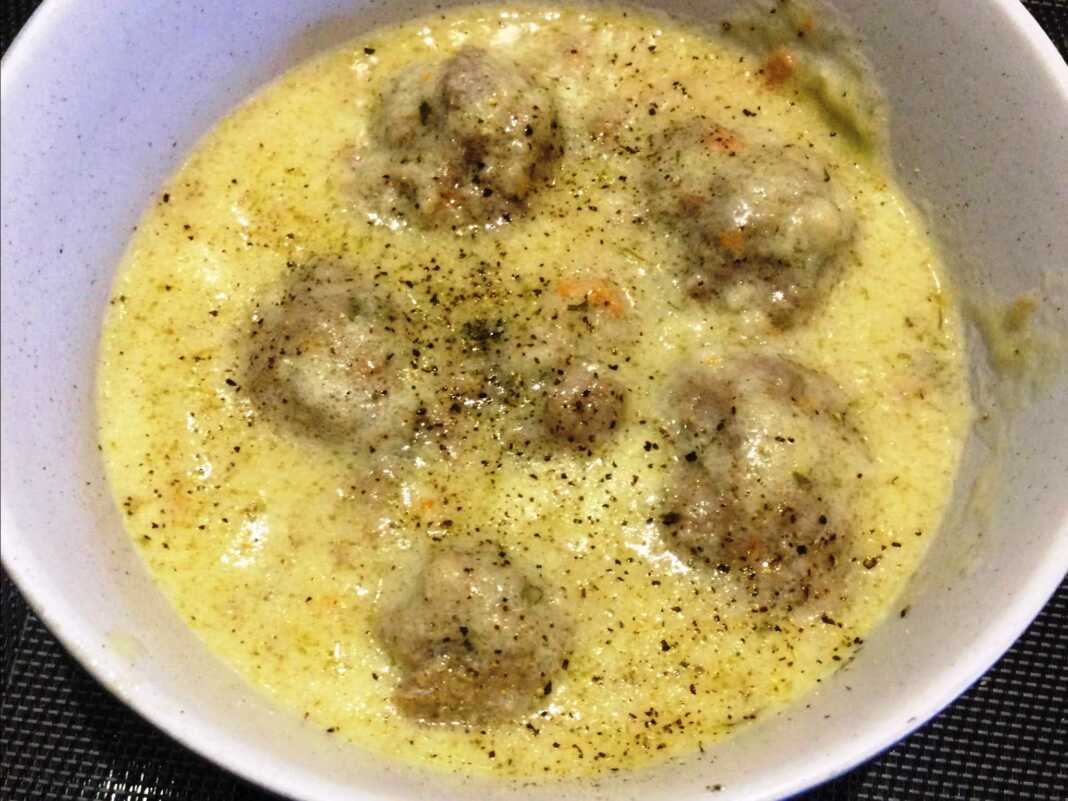 Γιουβαρλάκια αυγολέμονο