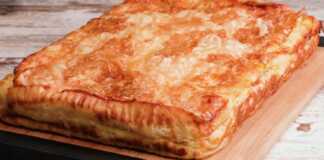 Πίτα με γιαούρτι και σταφίδες