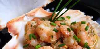 Γαρίδες σε βούτυρο και λευκό κρασί