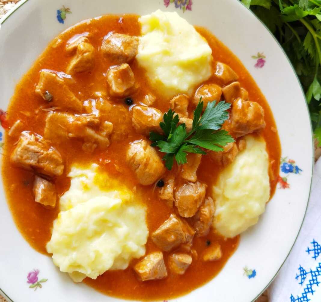 Κεμπάπ κρασιού με πουρέ πατάτας