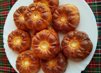 Κεκάκια με ζύμη μοτσαρέλα