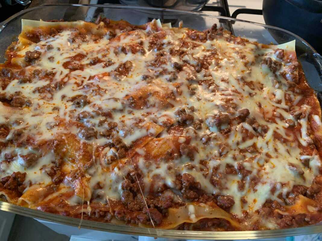 lazaniaKima Λαζάνια με Κιμά στο Φούρνο