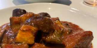 Mοσχάρι με μελιτζάνες