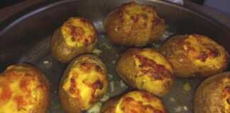 Νόστιμες πατάτες γεμιστές με τυρί και μπέικον