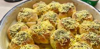 Σκορδόψωμα με μαϊντανό και βασιλικό Σκορδόψωμα με μαϊντανό και βασιλικό