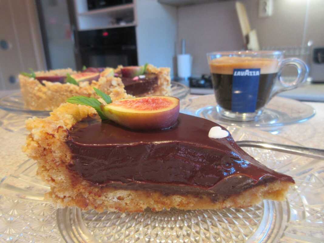 tartaSokolatas1 Τάρτα σοκολάτας χωρίς ψήσιμο