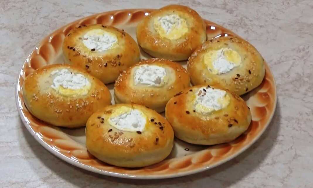 Τυροψωμάκια με ανθότυρο και μέλι