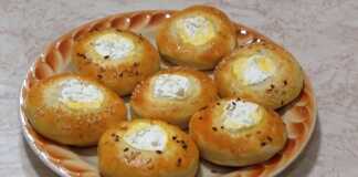 Τυροψωμάκια με ανθότυρο και μέλι