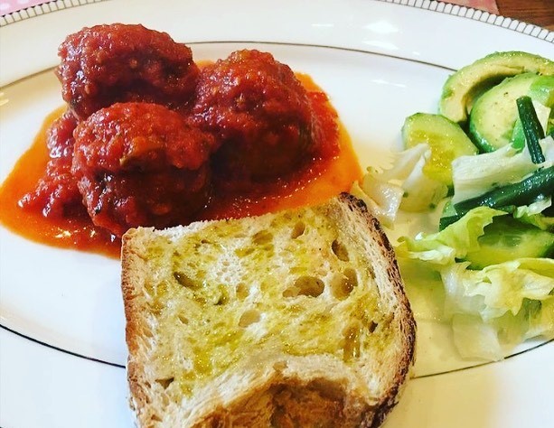 tirokeftedesSaltsa Τυροκεφτέδες σε σάλτσα ντομάτας