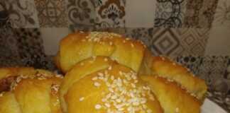 Αφράτα τυροπιτάκια με φέτα και ανθότυρο