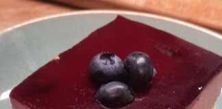 Παρφέ γιαoυρτιού με βατόμουρο Παρφέ γιαoυρτιού με βατόμουρο