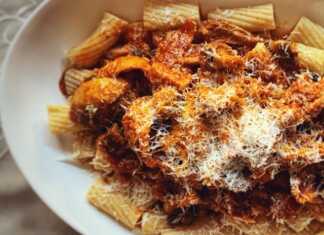 Κοτόπουλο με Ζυμαρικά Λευκό κρασί και μανιτάρια 