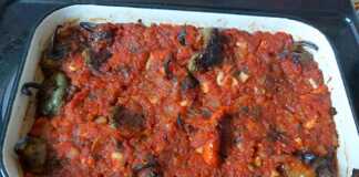 Πιπεριές με σάλτσα ντομάτας Πιπεριές με σάλτσα ντομάτας