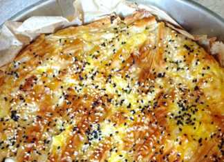 Τυρόπιτα με λίγα υλικά