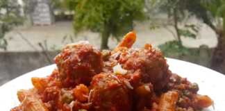 Κεφτεδάκια με αρακά και πένες Κεφτεδάκια με αρακά και πένες