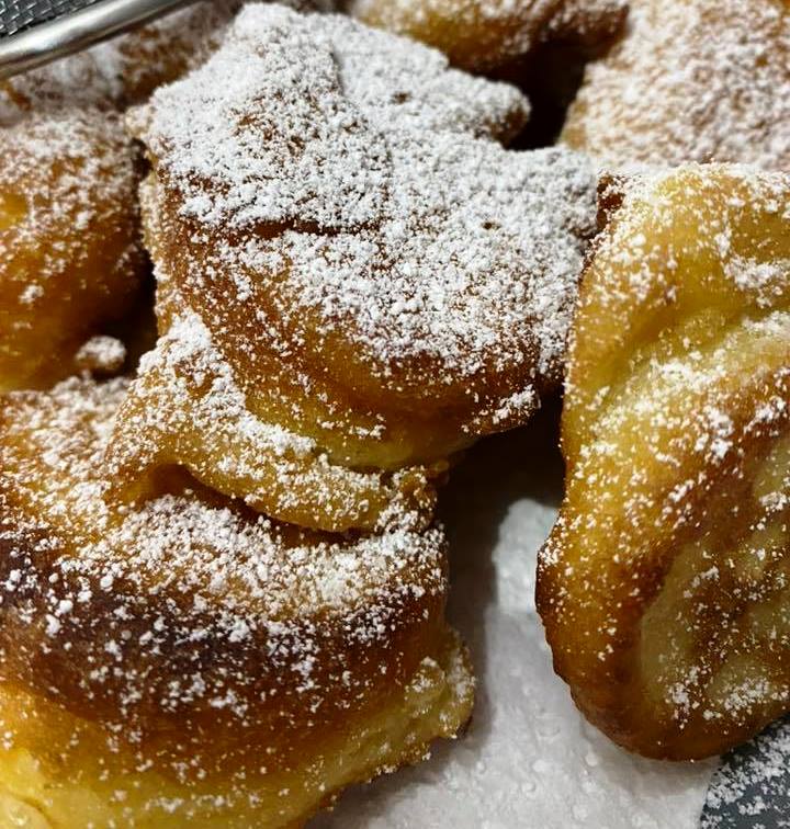 Τηγανίτες με ζάχαρη άχνη