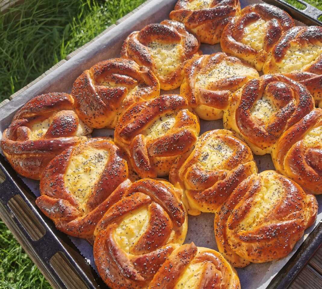 tiropitakiaTriantafilo01 Τυροπιτάκια Τριανταφυλλο