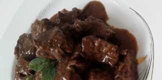 Μοσχαράκι με κόκκινο κρασί