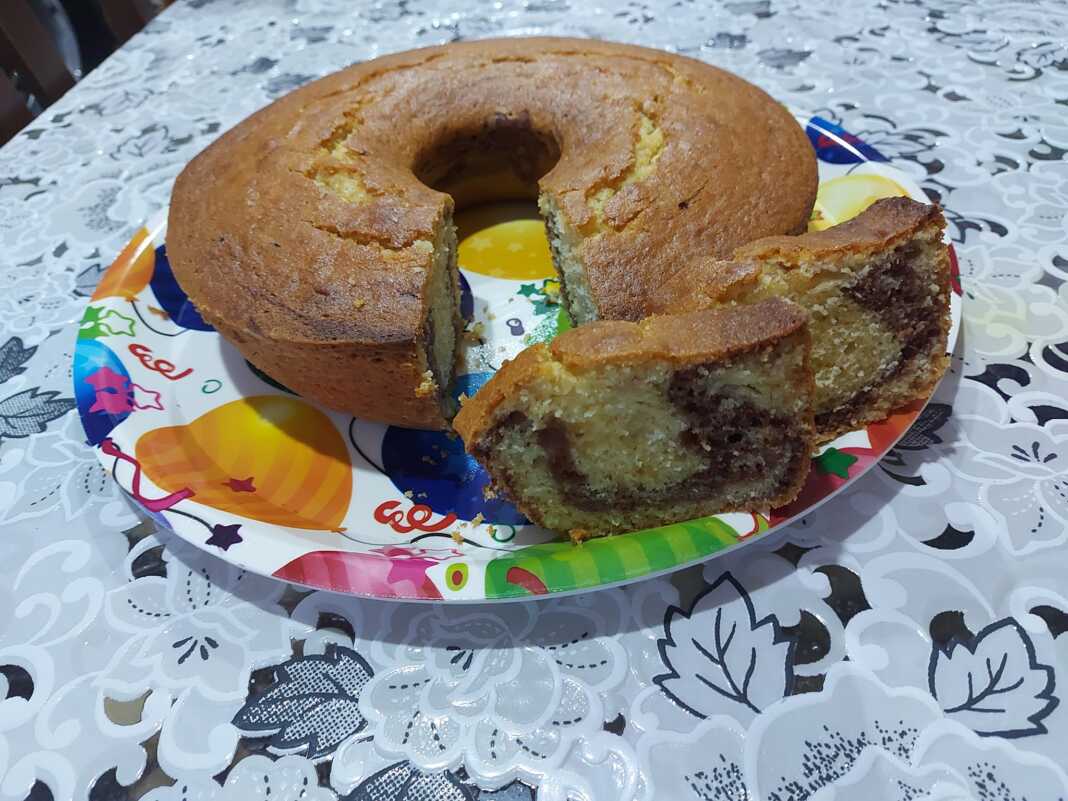 Κεικ με κακάο και γιαούρτι