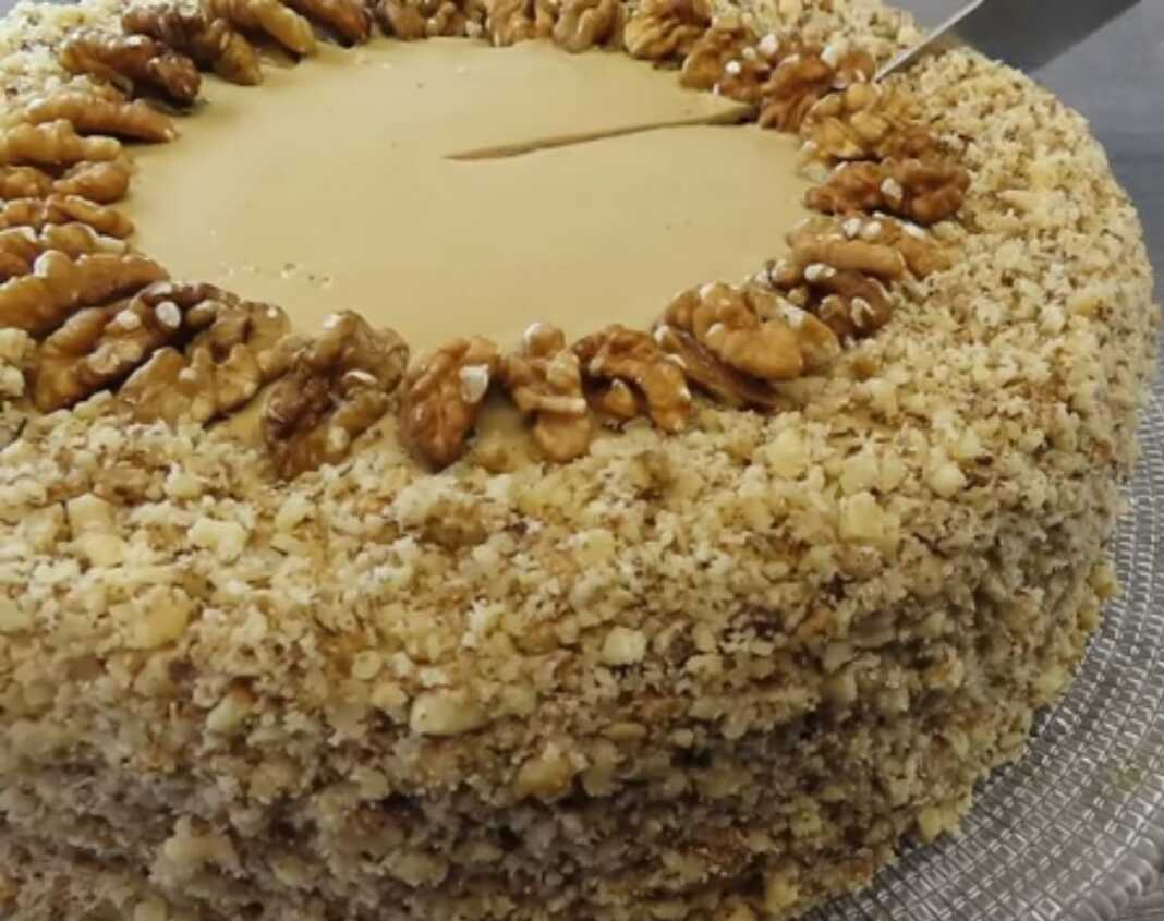 Keik me karidi1 Κέικ Καρυδιού