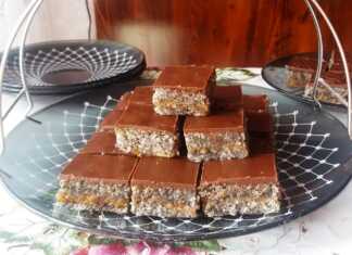 Κεικ παπαρούνας με μαρμελάδα