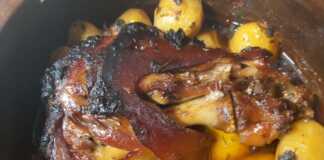 χοιρινό κότσι ψημένο στη γάστρα