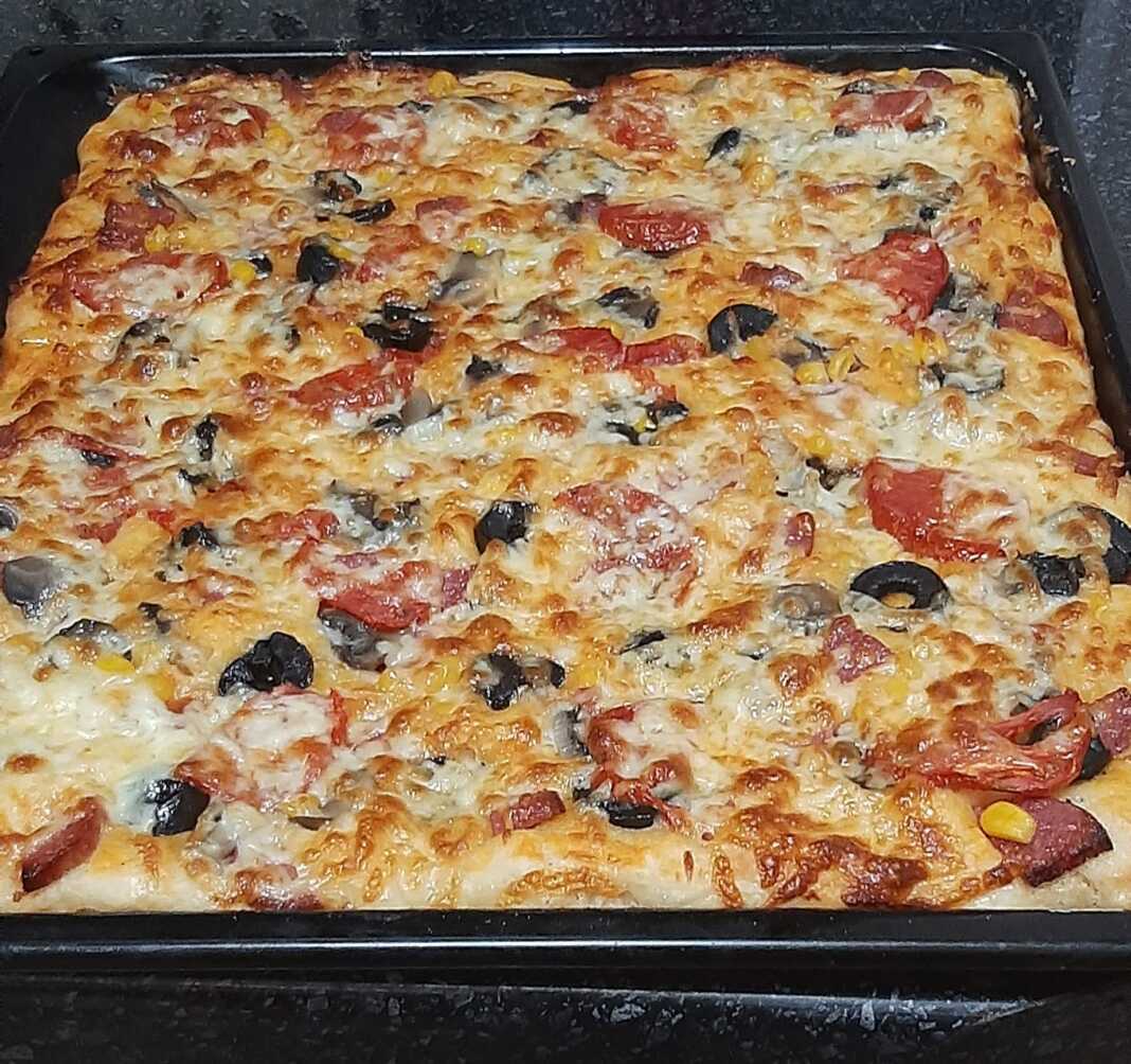 Πίτσα με ομελέτα