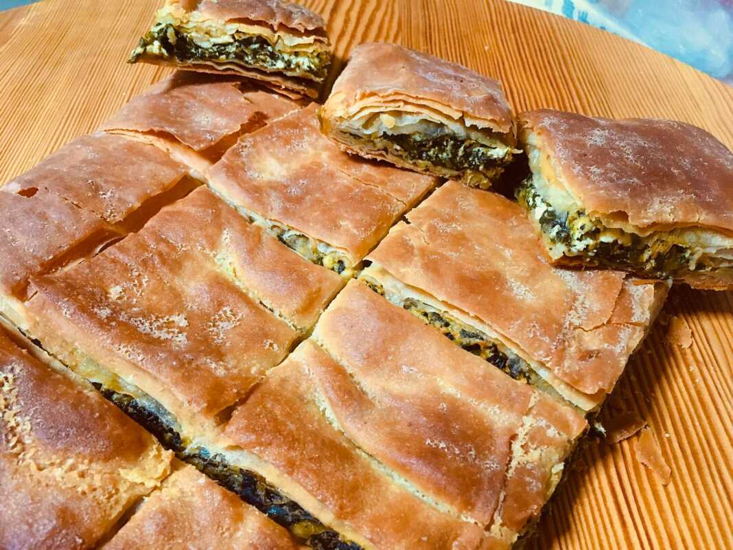 Σπανακοπρασοτυρόπιτα