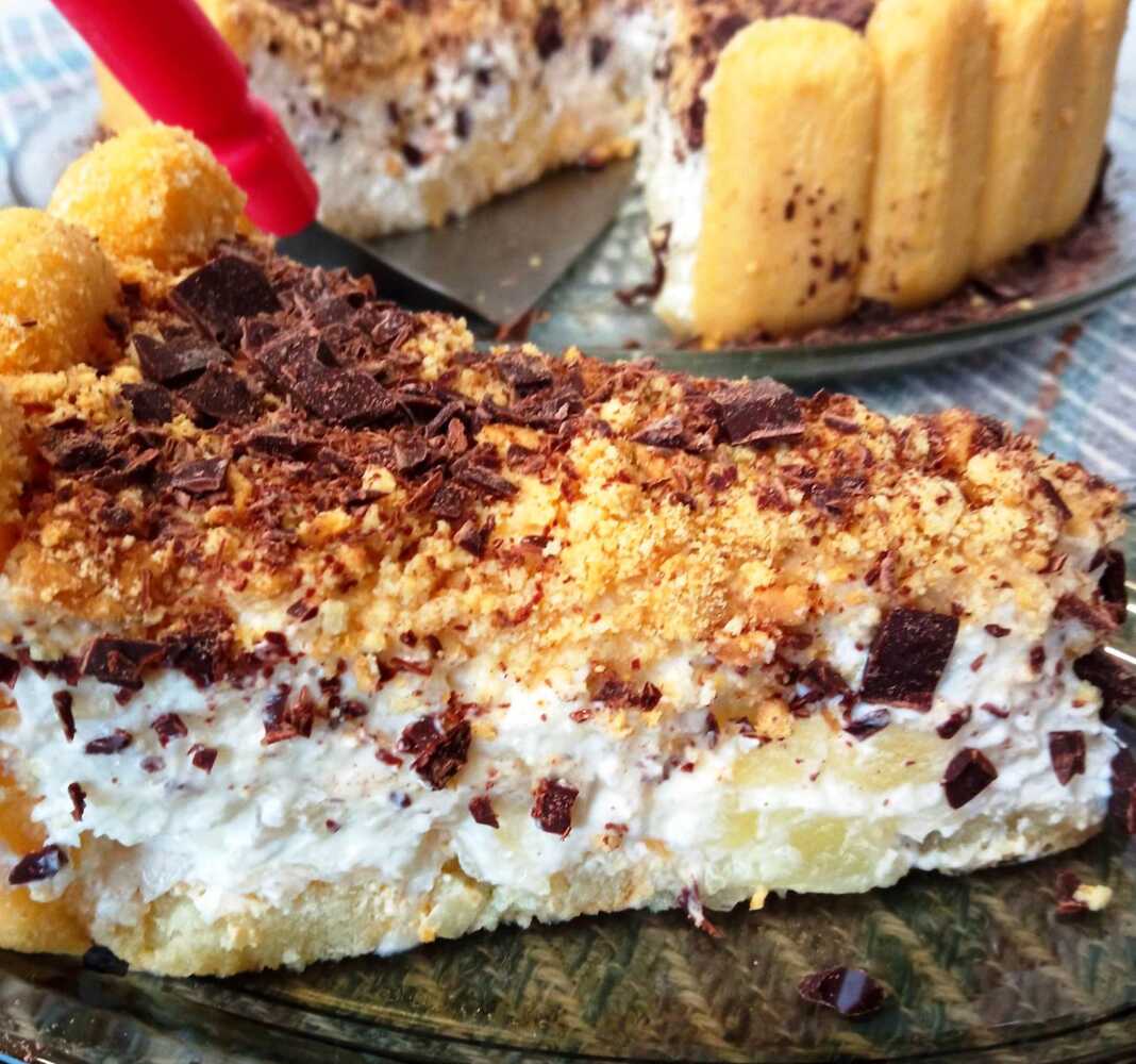 Κέικ με μπισκότα σαβαγιαρ και ανανά