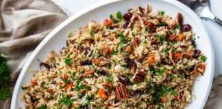 Εορταστικό Πιλάφι με ξηρούς καρπούς Εορταστικό Πιλάφι με ξηρούς καρπούς