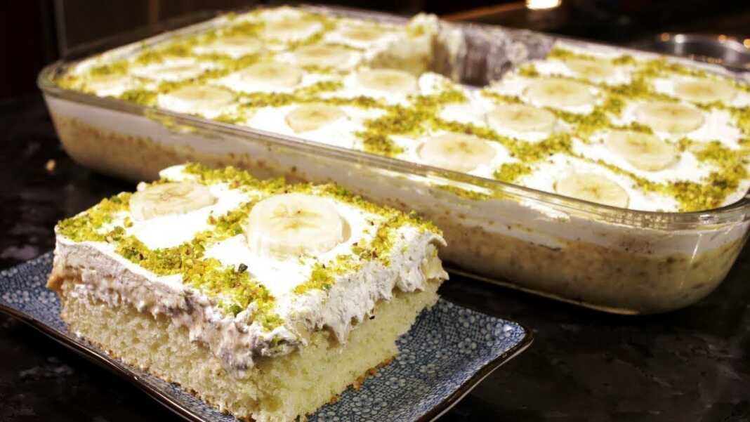 Κέικ με κρέμα μπανάνας με καρύδια