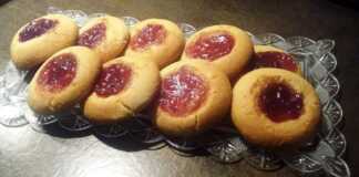 Μπισκότα με μαρμελάδα