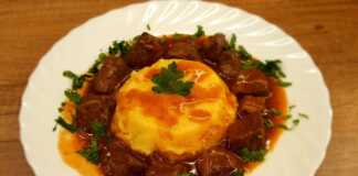 Κεμπάπ κρασάτο με πολέντα