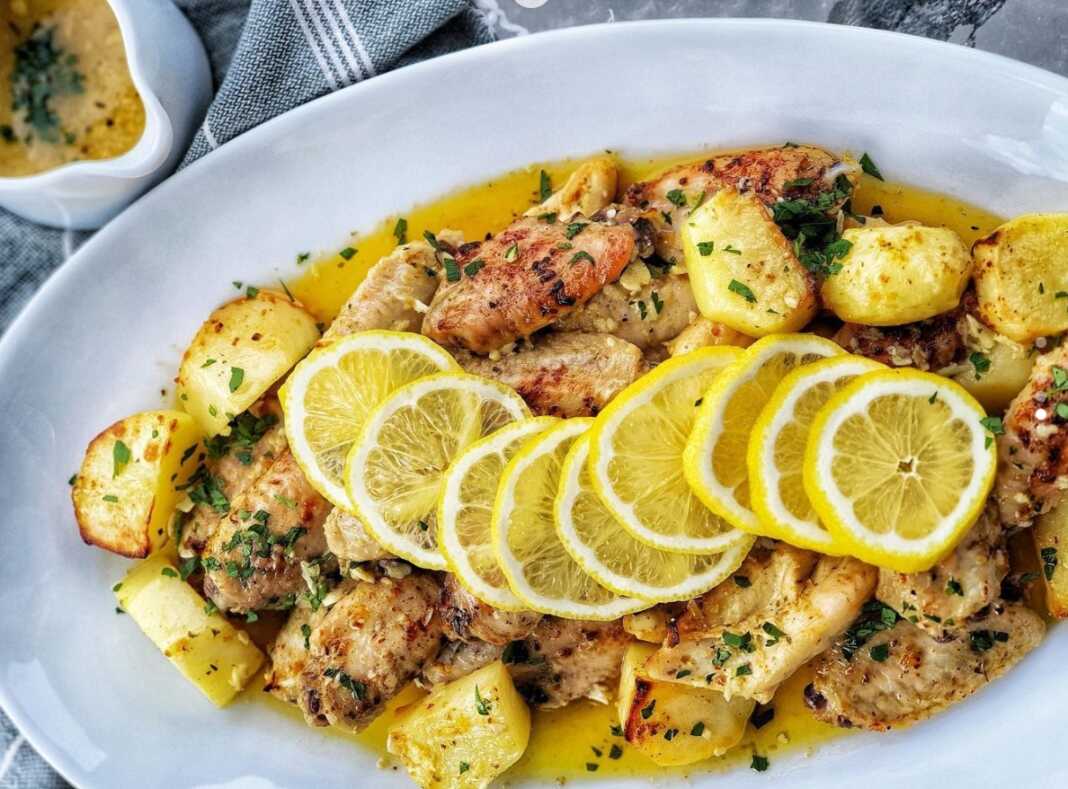 Κοτόπουλο & πατάτες ψημένο με σκόρδο-λεμόνι