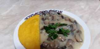 Μανιτάρια με λευκή σάλτσα