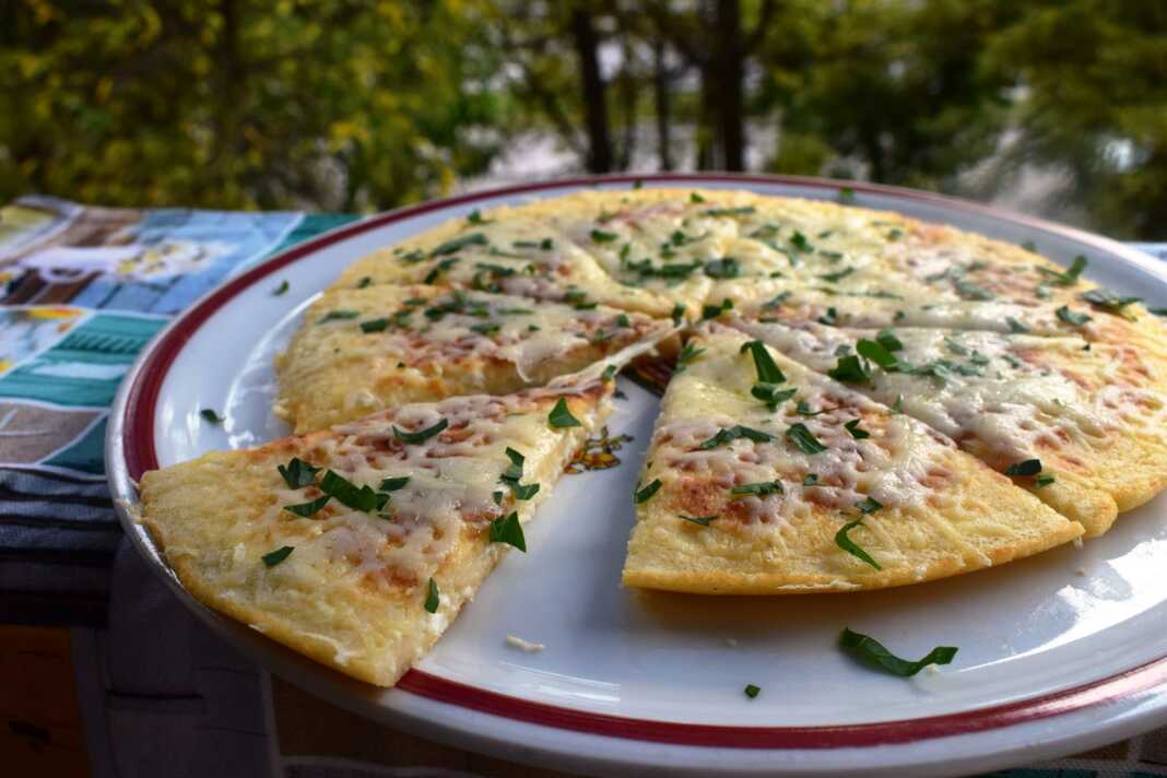 Πρωινό με τυρί και κίτρινο τυρί