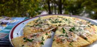 Πρωινό με τυρί και κίτρινο τυρί